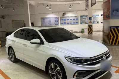 Volkswagen Bora 2023, 22000 км, за 96673.92 CNY