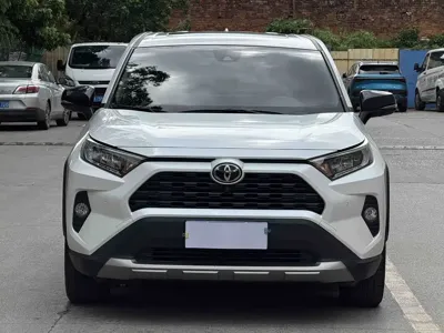 Toyota RAV4 2023, 43000 км, за 109800 CNY