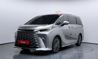 Lexus LM · 2025 год