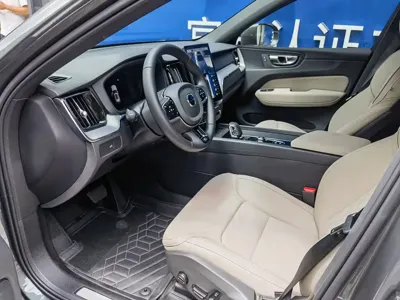 Volvo XC60 2025, 11000 км, за 191800 CNY - фото 9