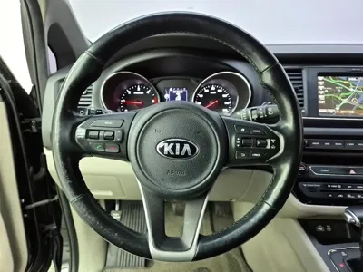 Kia Canival 2017, 127524 км, за 9000000 KRW - фото 9
