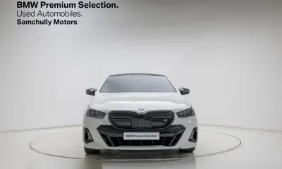 BMW i5 2025, 4992 км, за 90000000 KRW