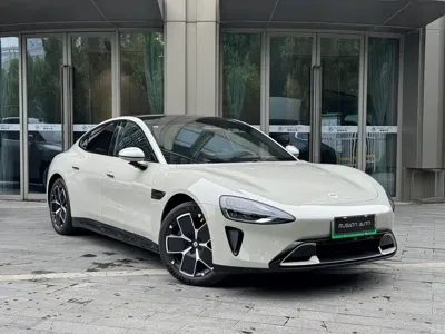 Xiaomi SU7 · 2025 год
