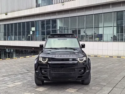Land Rover Defender 2024, 50000 км, за 618000 CNY