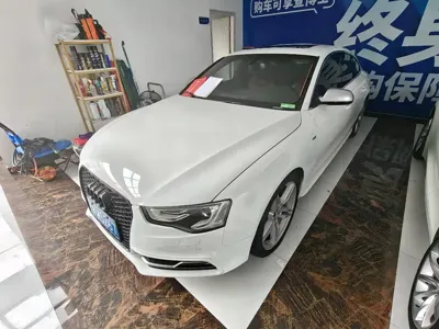 Audi S5 · 2012 год