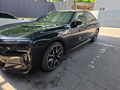 BMW i7 · 2024 год