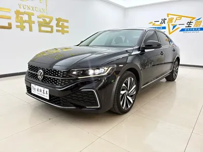 Volkswagen Passat 2022, 31000 км, за 102000 CNY - фото 1