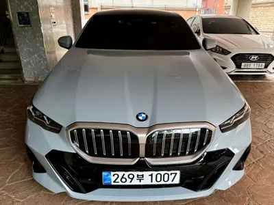 BMW 5-Series · 2025 год