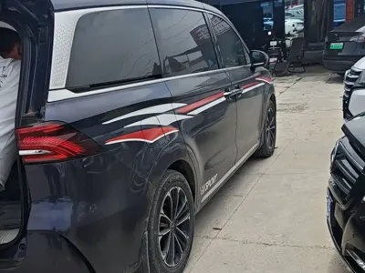 Roewe iMAX8 2021, 73000 км, за 73900 CNY - фото 8