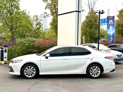 Toyota Camry 2023, 30000 км, за 71900 CNY