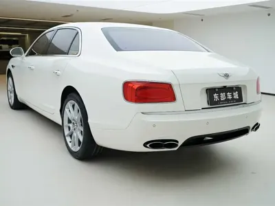 Bentley Flying Spur 2017, 56000 км, за 864800 CNY