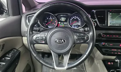Kia Canival 2017, 196161 км, за 8900000 KRW - фото 17