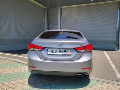 Hyundai Avante 2015, 111994 км, за 6950000 KRW