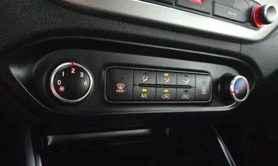 Kia Carens 2017, 130395 км, за 9150000 KRW - фото 18