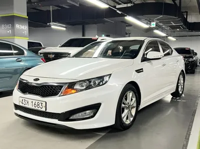 Kia K5 · 2011 год