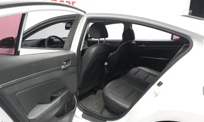 Hyundai Avante 2018, 58331 км, за 9500000 KRW - фото 12