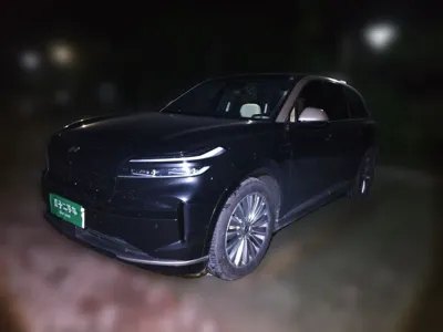 ONVO Luxeed L90 · 2025 год