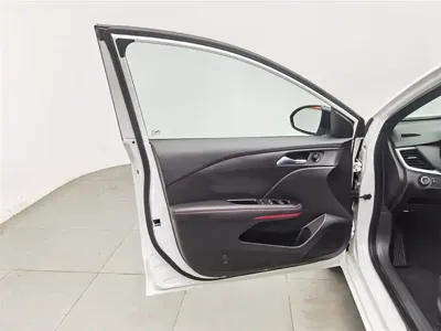 Chevrolet Monza 2020, 75000 км, за 28900 CNY - фото 8