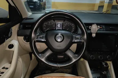 Skoda Octavia 2015, 163600 км, за 32535.08 CNY - фото 9