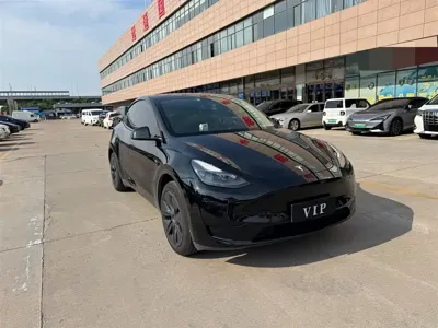 Tesla Model Y 2024, 80000 км, за 168000 CNY