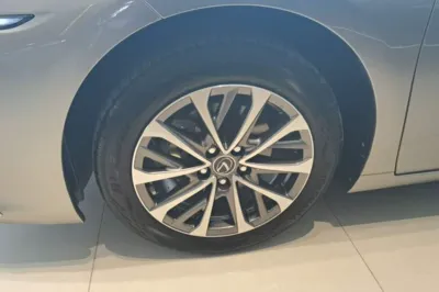 Lexus ES 2021, 24500 км, за 189395.11 CNY - фото 8