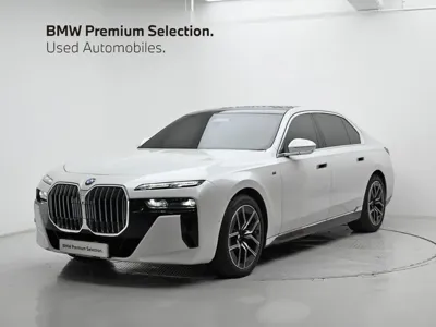 BMW 7-Series · 2023 год