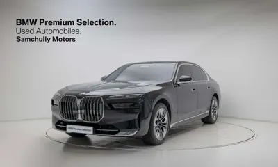 BMW 7-Series · 2023 год