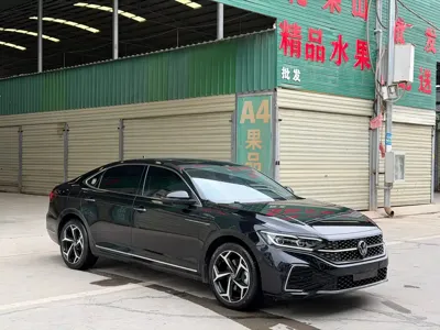 Volkswagen Passat 2023, 51000 км, за 129800 CNY - фото 3