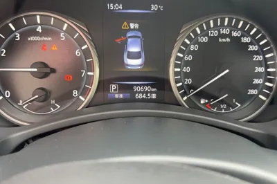 Infiniti Q50L 2021, 90700 км, за 87496.66 CNY - фото 9