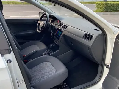 Volkswagen Santana 2023, 9000 км, за 53800 CNY