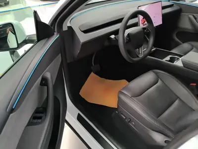 Tesla Model Y 2025, 28300 км, за 223800 CNY - фото 16
