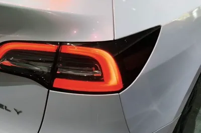 Tesla Model Y 2023, 70000 км, за 183131.11 CNY - фото 9