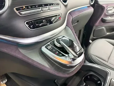 Mercedes-Benz V-Class 2019, 80000 км, за 188800 CNY - фото 12