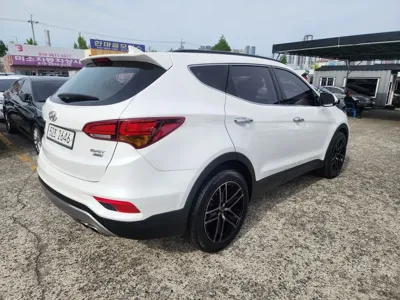 Hyundai Santafe 2016, 125876 км, за 11990000 KRW
