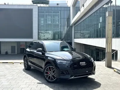 Audi Q5L 2025, 10000 км, за 220799 CNY