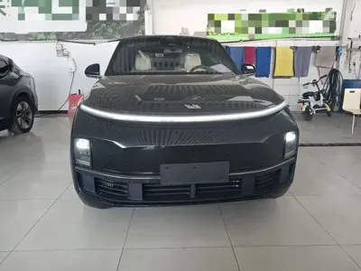 Li Auto Li L8 2026, 18000 км, за 268800 CNY