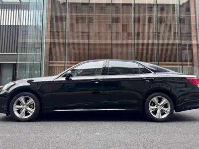 Toyota Crown 2017, 69000 км, за 145800 CNY