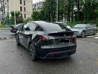 Tesla Model Y 2022, 80000 км, за 104500 CNY - фото 15