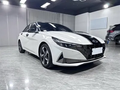 Hyundai Elantra 2023, 21000 км, за 105800 CNY