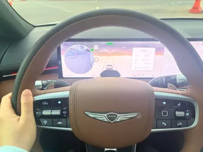 Genesis GV70 · 2025 год