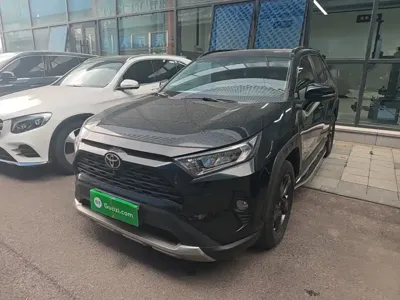 Toyota RAV4 · 2023 год