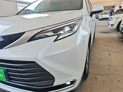 Toyota Sienna 2023, 72700 км, за 210100 CNY - фото 24