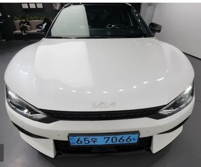 Kia EV6 · 2023 год