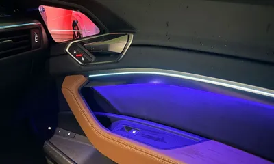 Audi Q8 e-tron 2024, 4444 км, за 125000000 KRW - фото 10