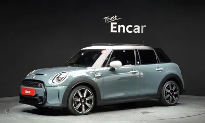 MINI Cooper · 2023 год