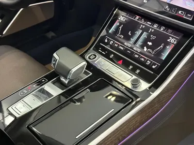 Audi A8 2021, 68000 км, за 456800 CNY - фото 9