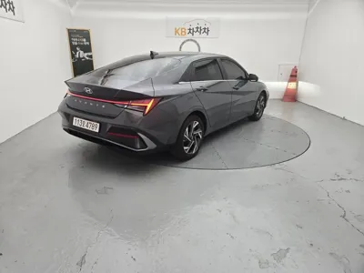 Hyundai Avante 2025, 7049 км, за 25300000 KRW