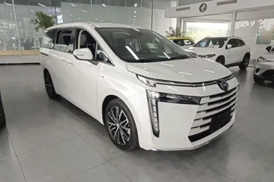 GAC Trumpchi E8 New Energy 2024, 40000 км, за 154323.2 CNY