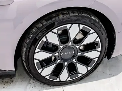 奥迪AUDI 奥迪E5 Sportback 2025, 8800 км, за 252000 CNY - фото 37