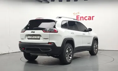 Jeep Cherokee 2021, 66809 км, за 18800000 KRW